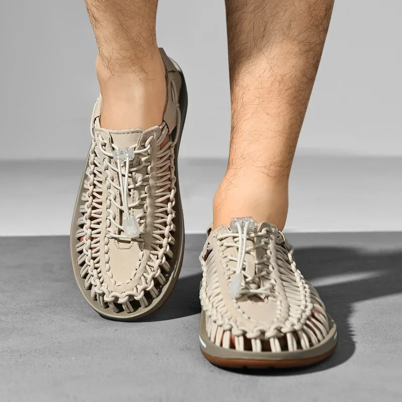 2025 Verão Sandálias Masculinas Couro Genuíno Sapatos Casuais Masculinos Sandálias de Couro para Homens ao Ar Livre Sapatos de Praia Sapatos Masculinos Romanos